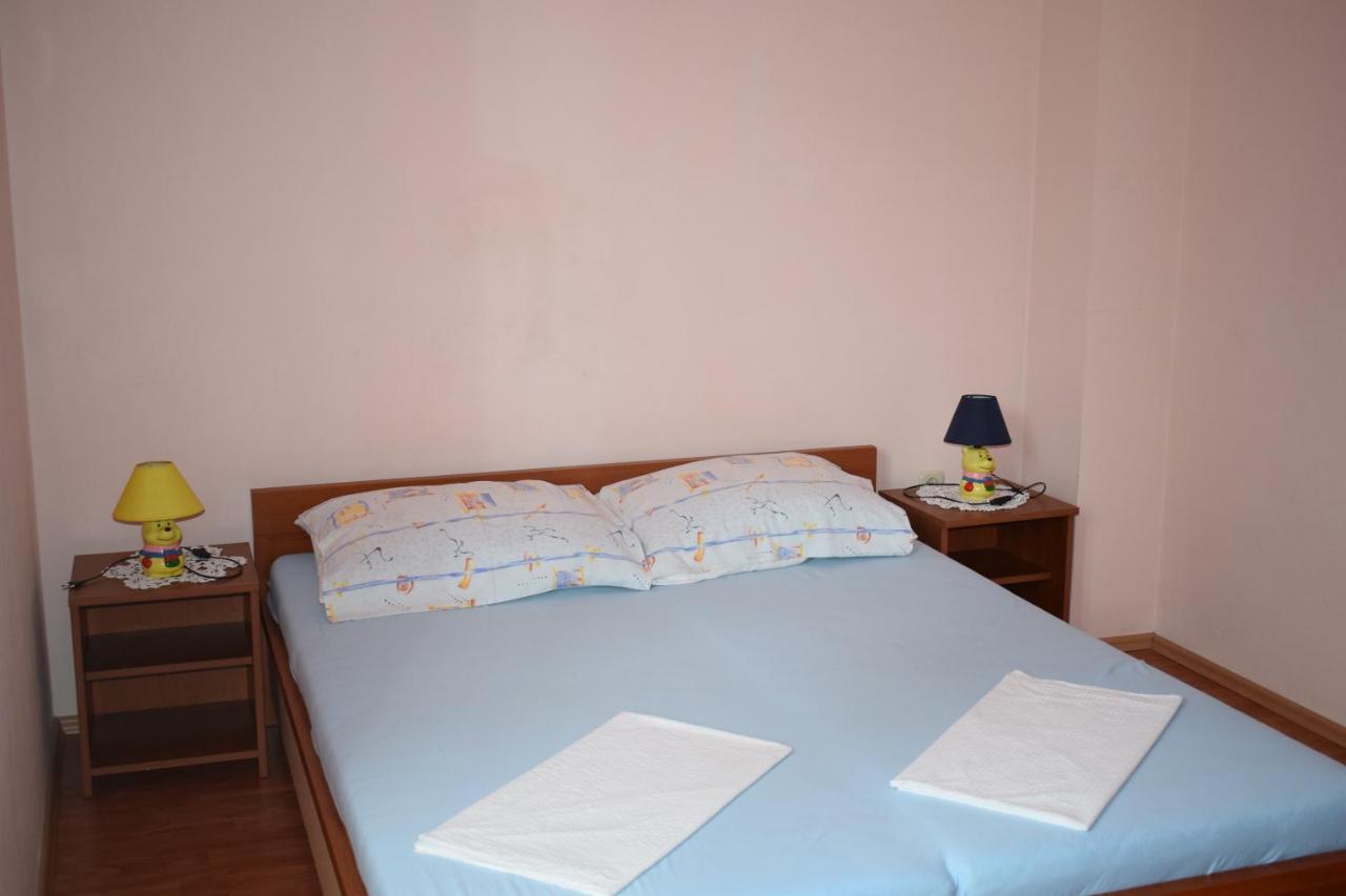 Apartments Loina Новаля Екстериор снимка
