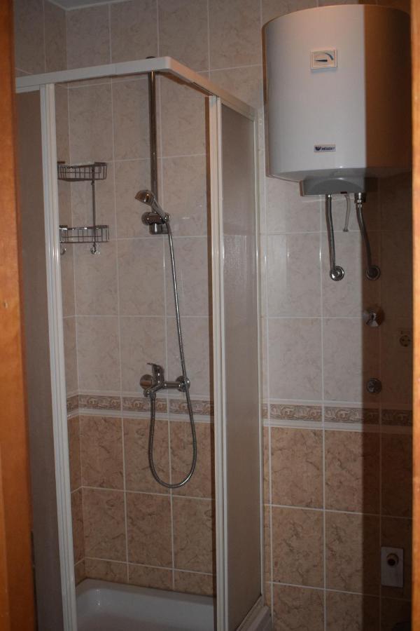 Apartments Loina Новаля Екстериор снимка