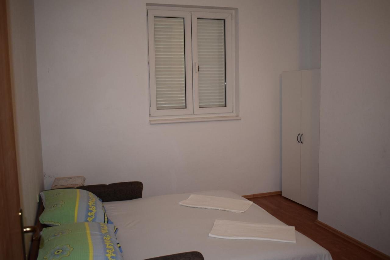 Apartments Loina Новаля Екстериор снимка