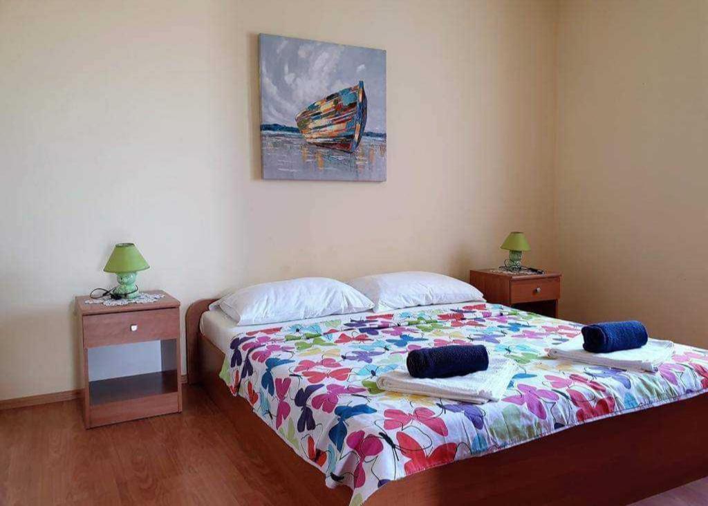 Apartments Loina Новаля Екстериор снимка